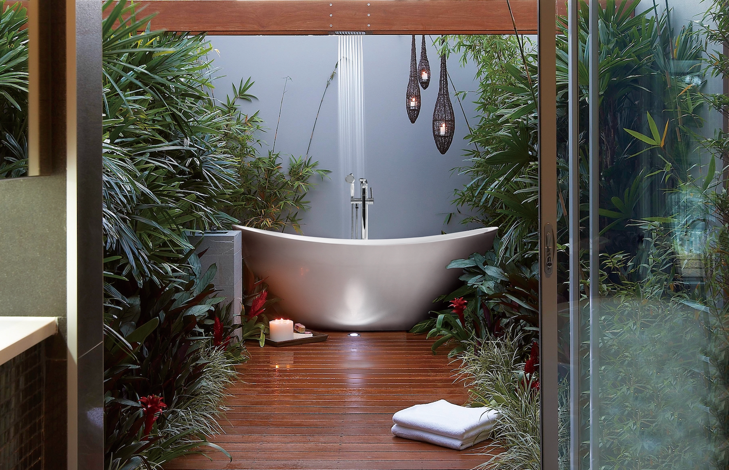 Acrylic Freestanding Bathtub – Lightweight Comfort and Warmth